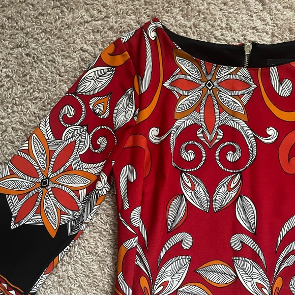 Red patterned shift dress - Picture 2 of 5